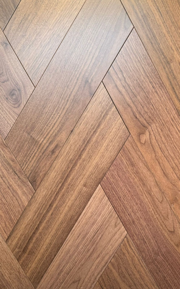 Инженерная доска HM flooring Итальянская елка Орех американский Селект Diamond 550х150х14/3 мм (1,32 м2/упак)